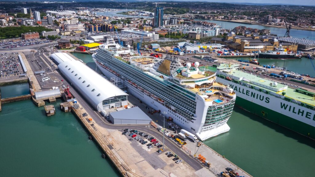 SOUTHAMPTON CRUISE Port BritishCarTransfer | UkcarTransfer | PortTransferService | SeaportTransfer
