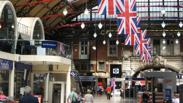 Victoria railway station
