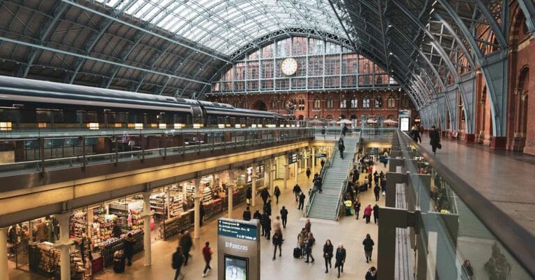 st-pancras railway Station | BritishCarTransfer | LondonTaxiService