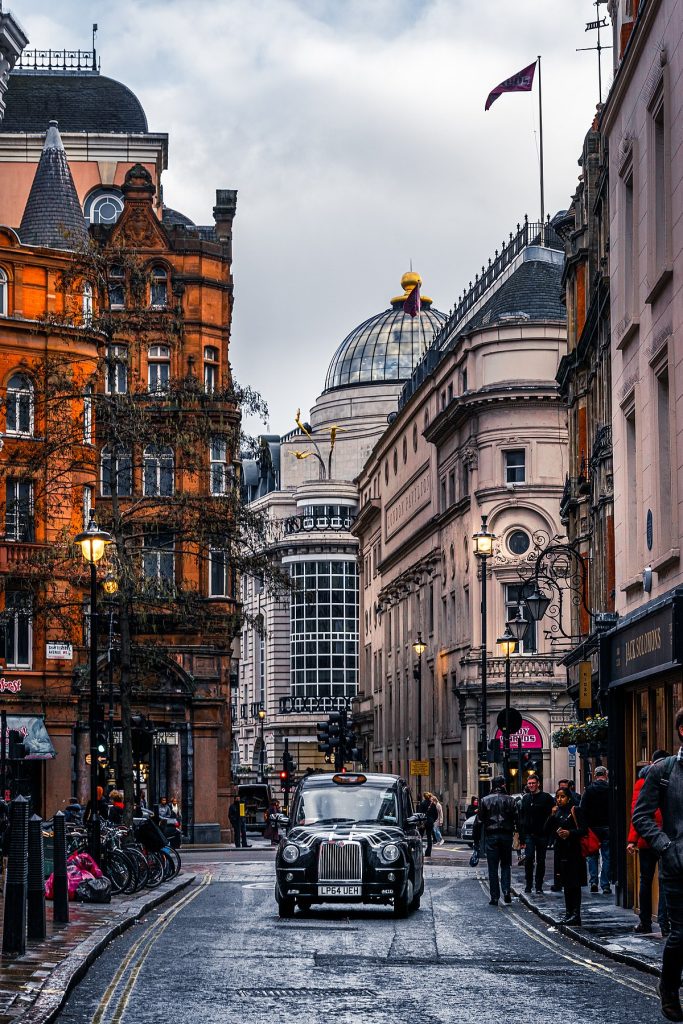 soho taxi service with british car transfer