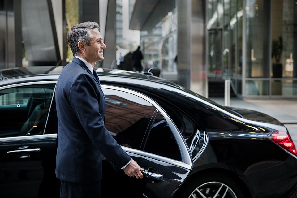 Shoreditch to London Airport City Transfer with British Car Transfer