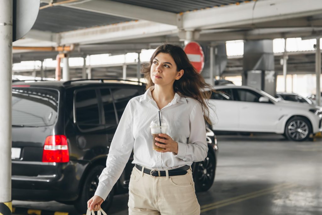 Women looking for Taxi from Gatwick to Central London
