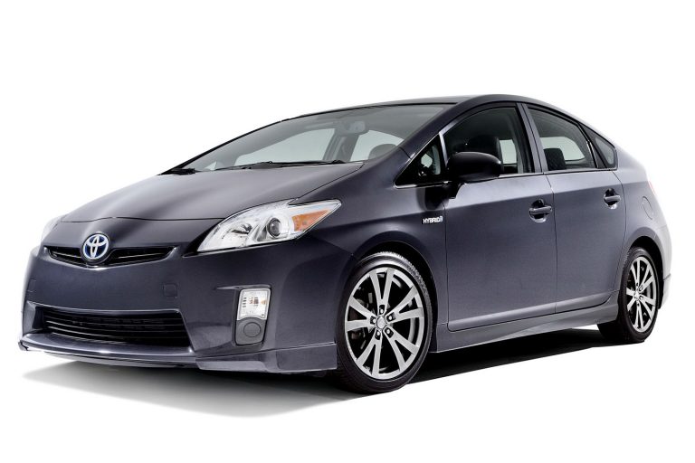 saloon (toyota prius)